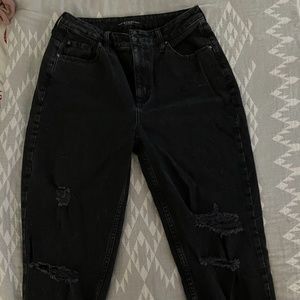 Black cropped distressed Guess Jeans